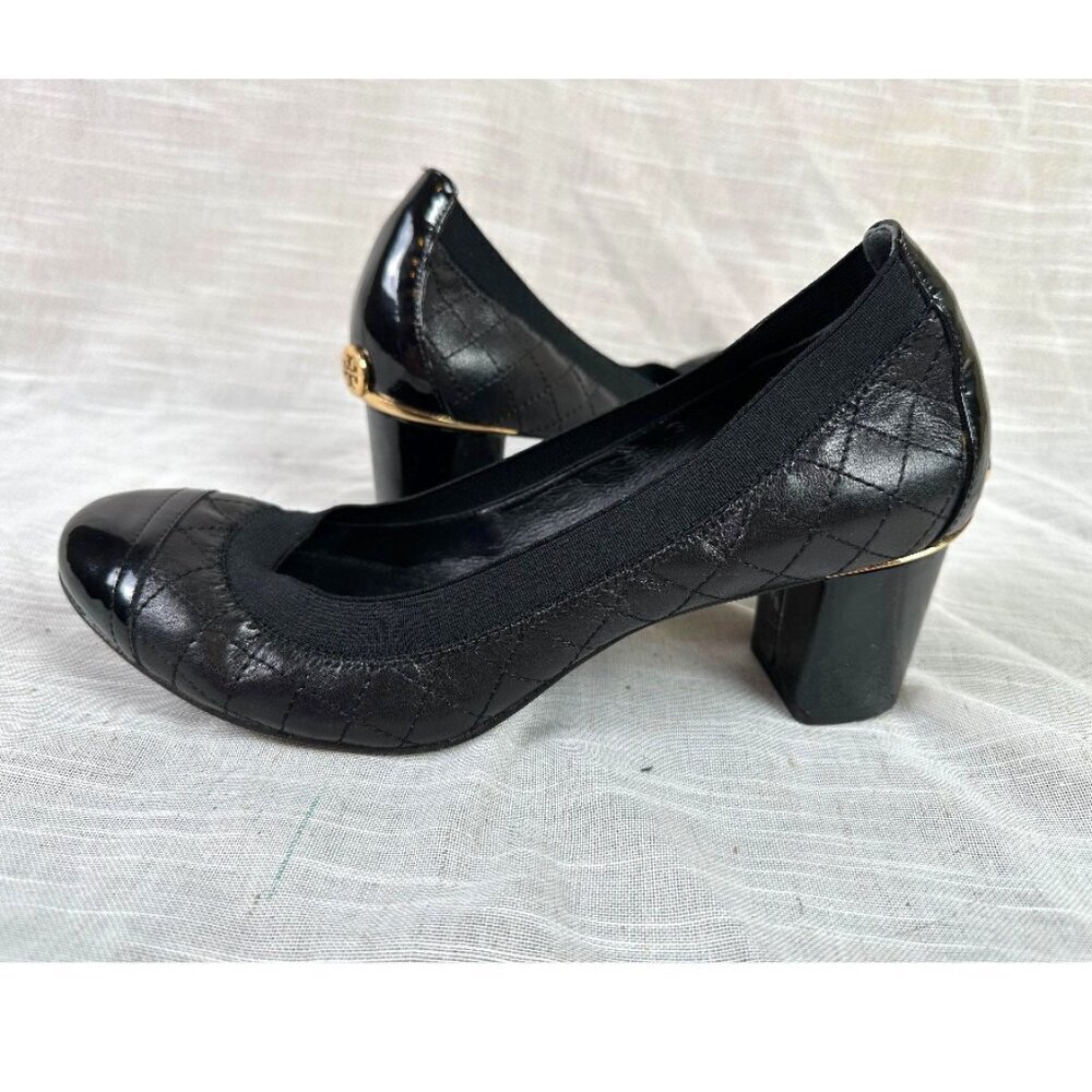 Tory Burch Carrie Quilted Soft Patent Toe Cap Block Heel Pumps Gold Black Sz 8.5